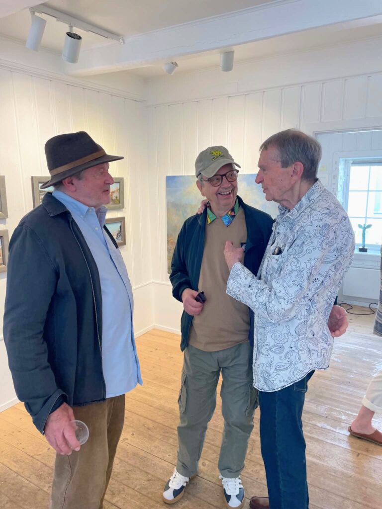 Eldar reunited with his artist friends Tore Juell and Thorvald Lund Hansen © Eyolf Soot